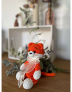 Figurine réalisé au crochet, carré de tissu double gaz et sac de rangement en tissu