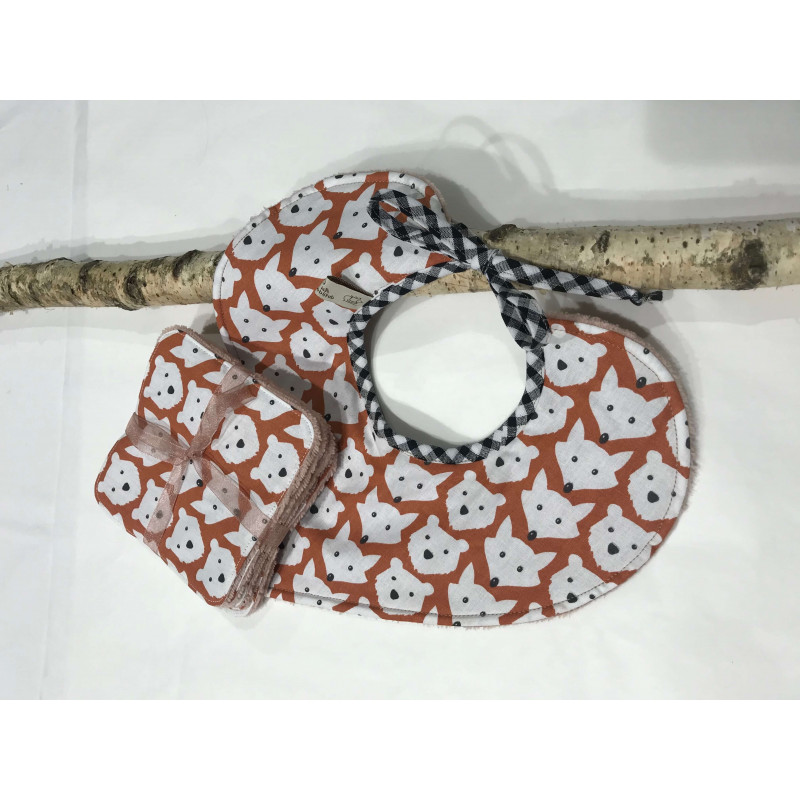 Bavoir et accessoire de bébé pour repas ludique